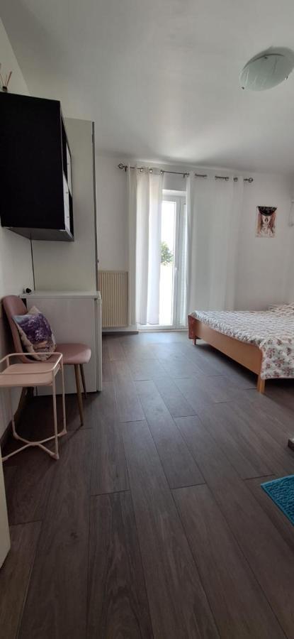 Milenka Apartment Novalja