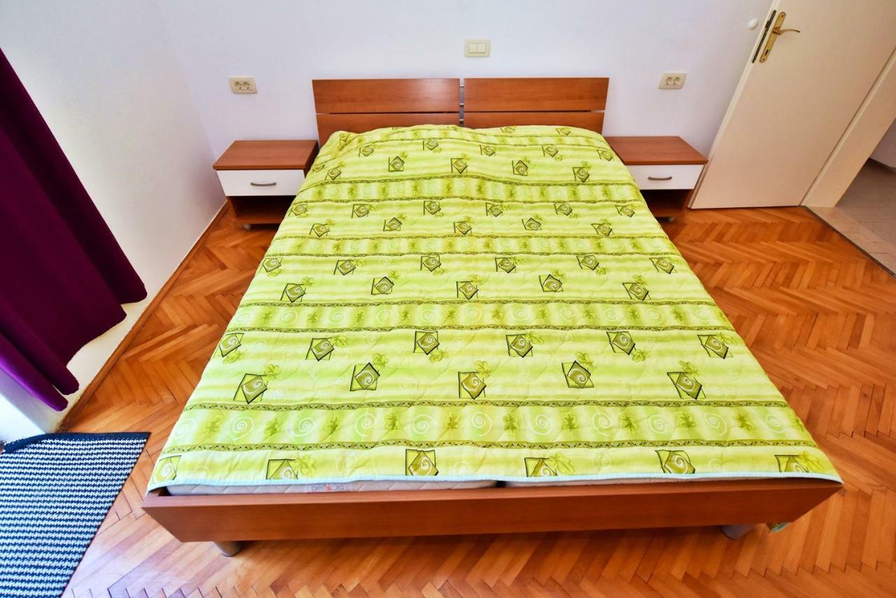 Milenka Apartment Novalja